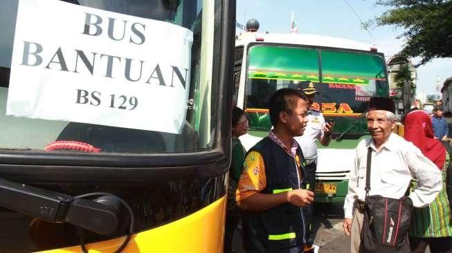 Bus Sekolah Angkut Penumpang Umum