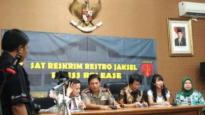 Agar Tak Nangis, Pasutri Beri Bayi Bon-Bon Obat Saat Mengemis