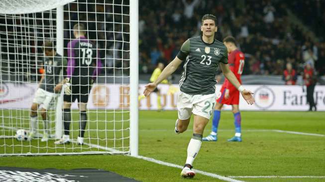 Jerman Ditaklukkan Inggris, Gomez: "Bodoh"