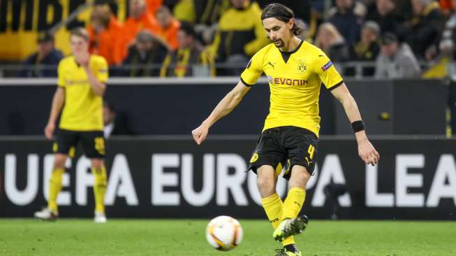 Musim 2015/16 Berakhir Lebih Cepat Bagi Bek Dortmund Ini