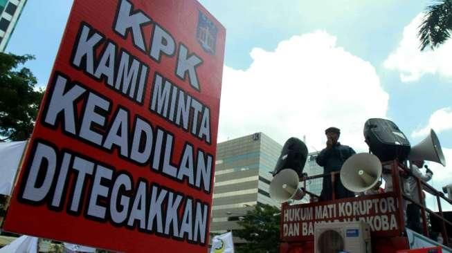 Demo FPI di KPK desak usut Ahok