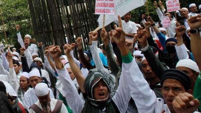 Denny Siregar: Sudah Waktunya FPI Dicap Sebagai Organisasi Teroris!