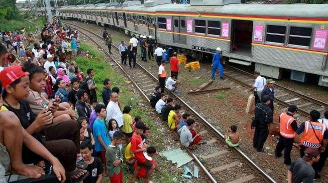 KRL Maggarai-Duri Anjlok