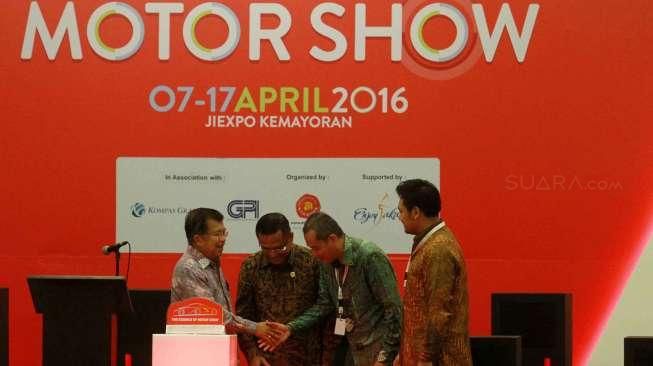 Pameran menempati area Hall B dan C serta area outdoor dan diikuti oleh 50 brand dengan 300 exhibitor. 