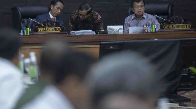 Sidang tersebut membahas soal Rancangan APBN Perubahan Tahun 2016.