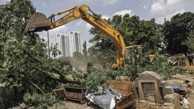 Pembongkaran Bangunan Liar di TPU Menteng Pulo