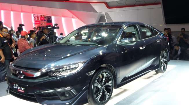 Honda Jual 3.550 Unit Mobil di IIMS 2016