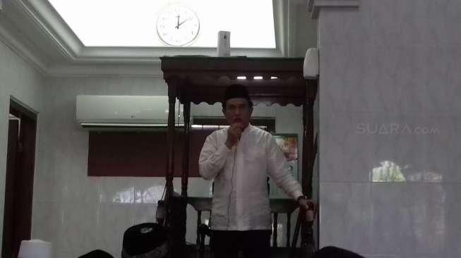 Cagub DKI Yusril Ihza Mahendra Jadi Khatib Salat Jumat