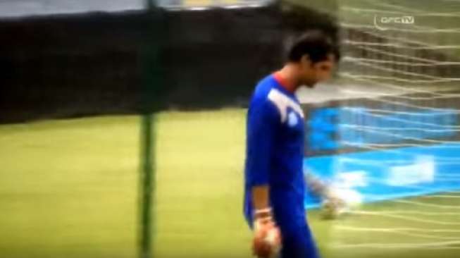 VIDEO: Karena Kebodohannya, Kiper Tahiti Jadi Terkenal di Dunia