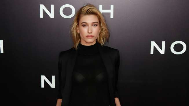 Hailey Baldwin Klarifikasi Tudingan Rebut Justin Bieber dari Selena Gomez