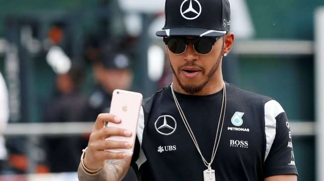 Ganti "Gearbox", Hamilton Dihukum Turun Lima Tingkat saat Start