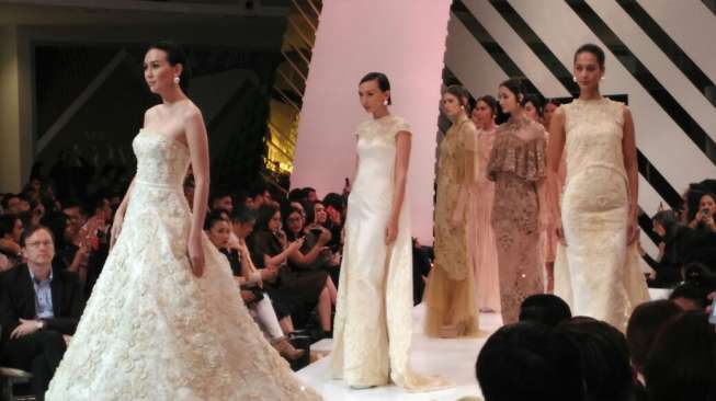 Parade Karya 10 Desainer Buka "Fashion Nation"