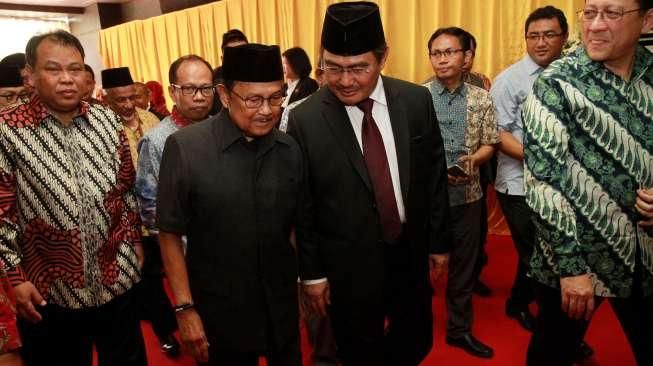 Acara tersebut dihadiri mantan Presiden BJ Habibie beserta para pejabat lainya.