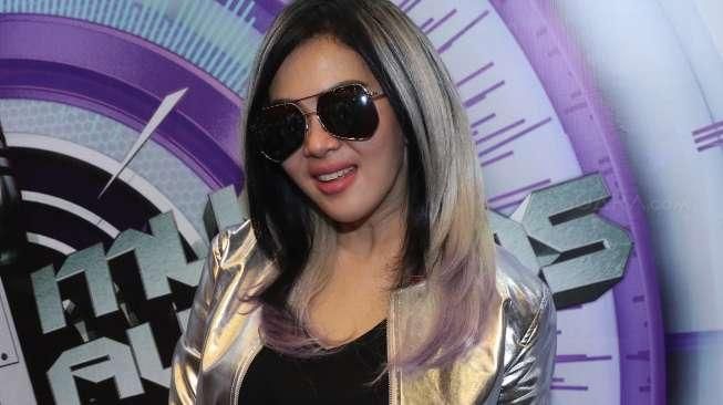 Sensasi Syahrini Sekarang, Gonta-ganti Warna Rambut