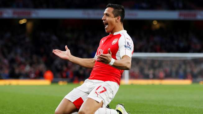 Dua Gol Sanchez Bawa Arsenal ke Posisi Ketiga