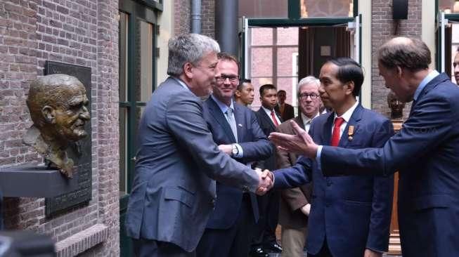 Sebelum Pulang, Jokowi Sempatkan Kunjungi Universitas Leiden