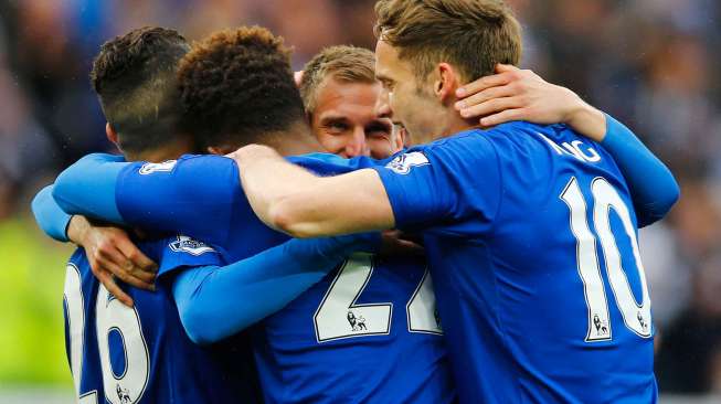 Jauhi Tottenham, Leicester Diambang Juara