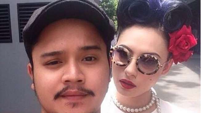 Lamar Kekasih, Derby Romero Tuliskan Kata-kata Indah di Instagram