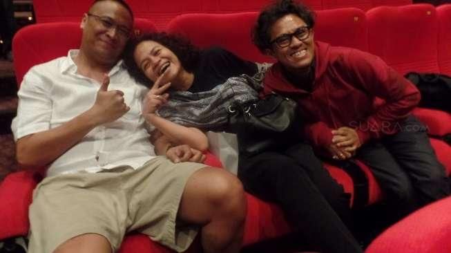 Rudy Soedjarwo, Mira Lesmana, dan Riri Riza (kiri ke kanan) di acara press screening AADC? 2 yang digelar di Sanayan City, Jakarta Pusat, hari ini, Senin (25/4/2016) [suara.com/Ismail]