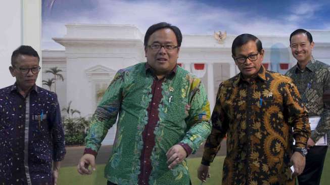 Membahas hasil kunjungan presiden ke Eropa dan RUU tentang Pengampunan Pajak.