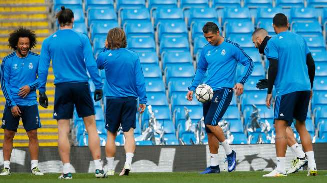 Ikut ke Manchester, Ronaldo dan Benzema Belum Pasti Masuk Line-up