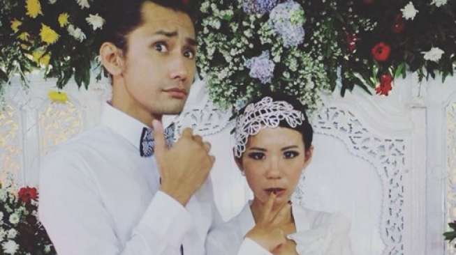 Nikah Beda Agama, Revaldo dan Indah Jalani Upacara Dua Kali