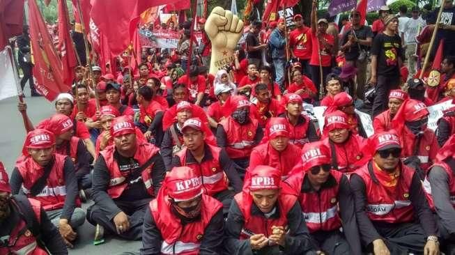 May Day di Jakarta, Ribuan Buruh Longmarch Lewati Imam Bonjol