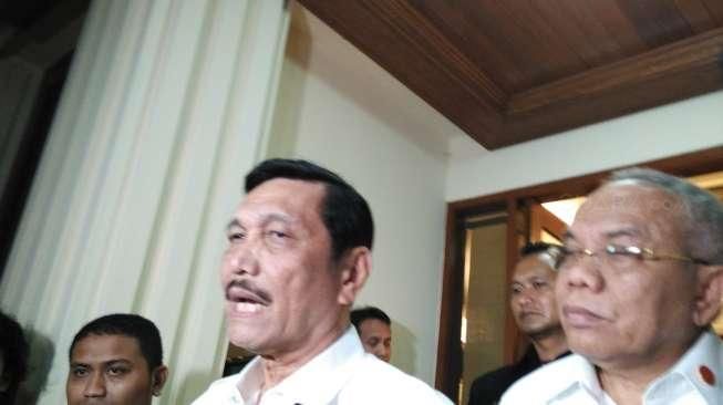 Ditanya Reklamasi Pulau G, Luhut: Kasih Waktu Saya 2 Minggu