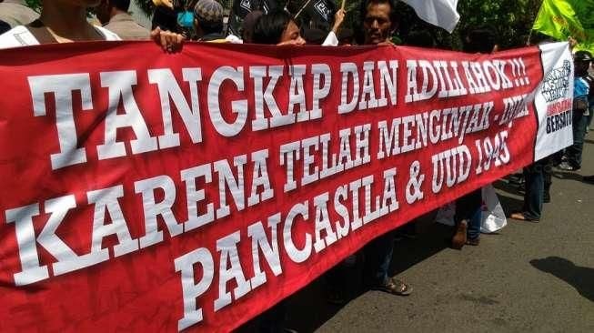 Sejumlah Alasan Kelompok Warga Ini Ingin Cepat Lengserkan Ahok