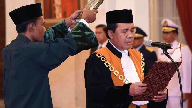 Jokowi Lantik Wakil Ketua MA