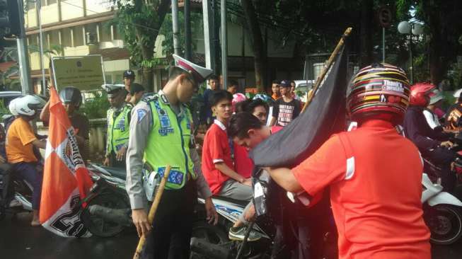 Bisa Baca Quran, Pemobil ini Tak Jadi Ditilang Polisi