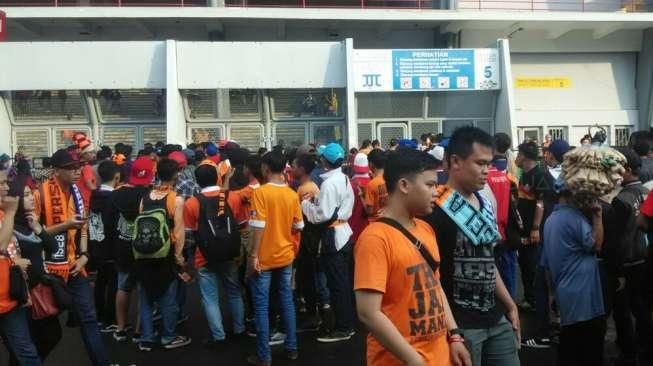 Persija Jamu Semen Padang, The Jakmania Mulai Padati SUGBK