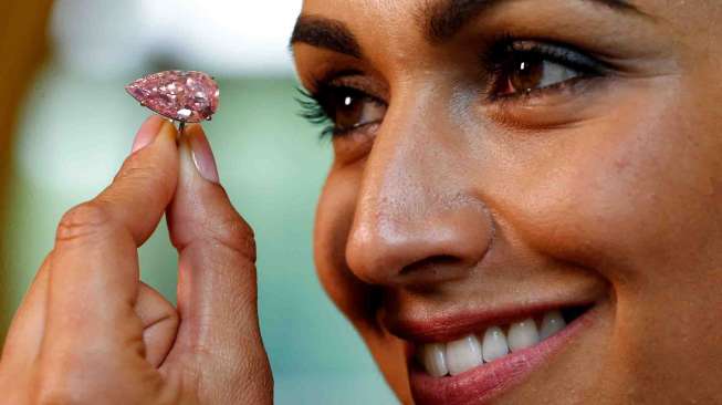 Berlian Pink Dilelang 500 Miliar