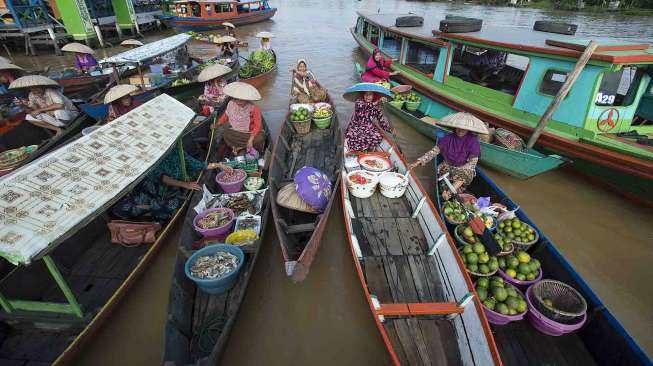 Pasar Terapung Lok Baintan, Kabupaten Banjar, Kalimantan Selatan, Kamis, (12/5).