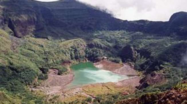 Wisatawan dan Warga Diminta Jauhi Kawah Gunung Awu