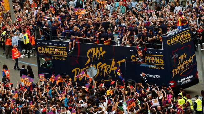 Parade trofi La Liga Barcelona 3.  Reuters/Albert Gea