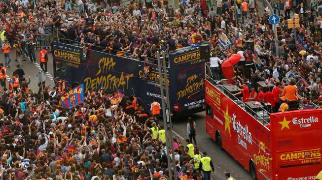 Parade trofi La Liga Barcelona 4.  Reuters/Albert Gea