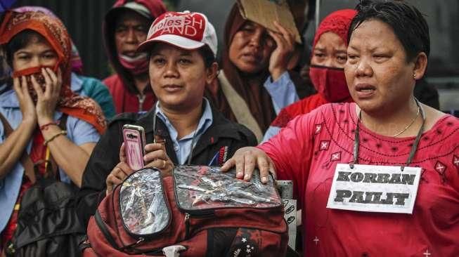 Buruh PHK Tuntut Upah Kerja