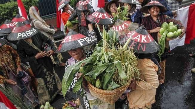 Tolak Pembangunan Pabrik Semen