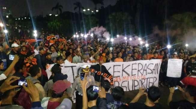 Kenang Fahreza di GBK, Jakmania: Jangan Ada Kekerasan Lagi