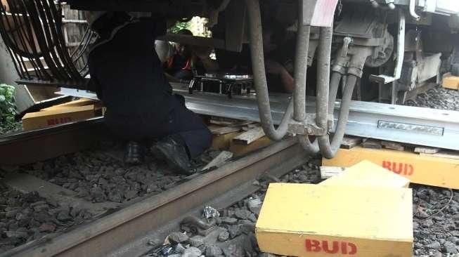 KRL Anjlok di Manggarai