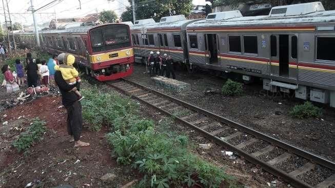 KRL Anjlok di Manggarai