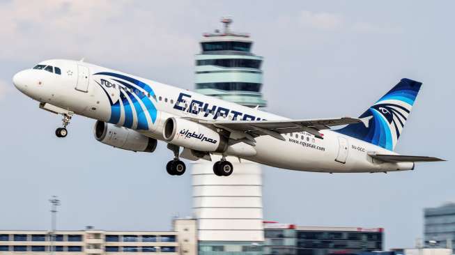 Tim Pencari EgyptAir Temukan Dua Jaket Pelampung di Air