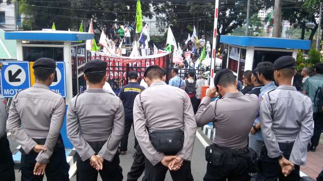 Demo Warga Jakut, Demonstran: Melawan Ahok, Kegiatan Mulia