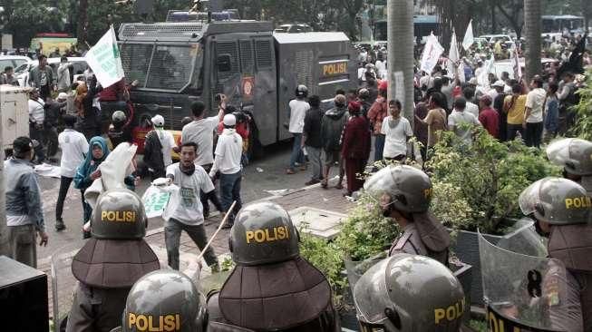 Polisi Dalami Kerusuhan Massa Pendemo Anti-Ahok di KPK