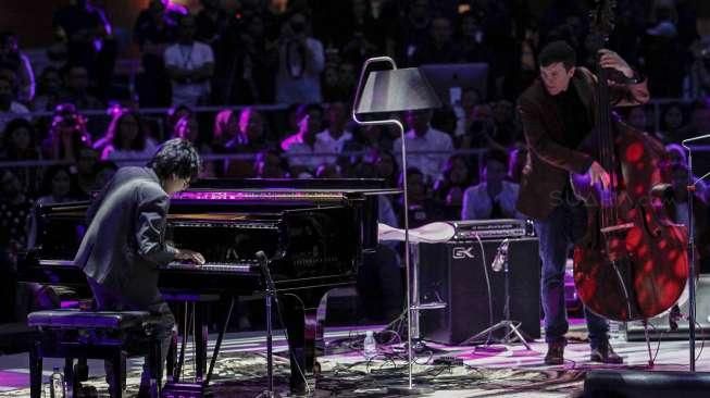 Pianis muda Indonesia Joey Alexander saat beraksi dalam konser bertajuk 