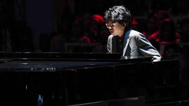 Pianis muda Indonesia Joey Alexander saat beraksi dalam konser bertajuk 