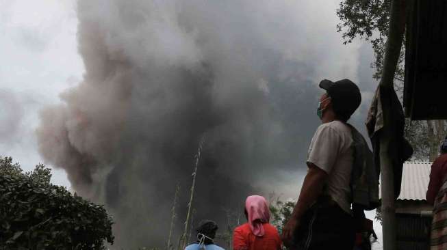 Erupsi Gunung Sinabung Meningkat