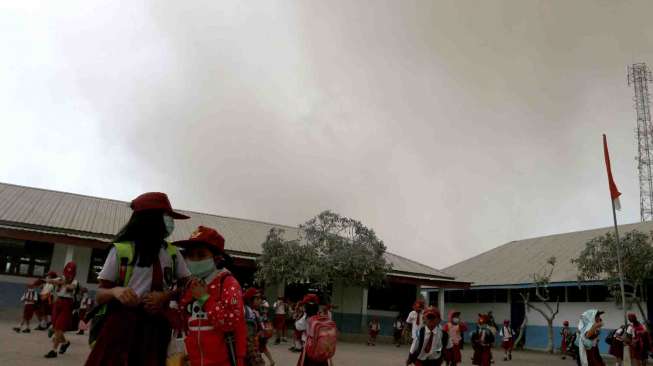 Erupsi Gunung Sinabung Meningkat