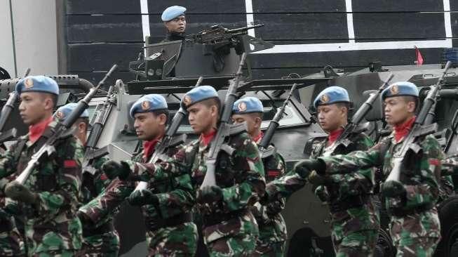 Panglima TNI Jenderal Gatot Nurmantyo memimpin sertijab jabatan Danpaspampres dari Mayjen Andika Perkasa yang digantikan Brigjen TNI Bambang Suswanto di Jakarta, (25/5). [Suara.com/Oke Atmaja]